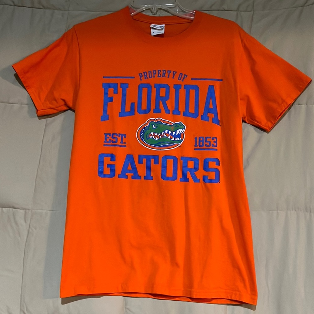 Jerzees women’s unisex Gator tee shirt size small